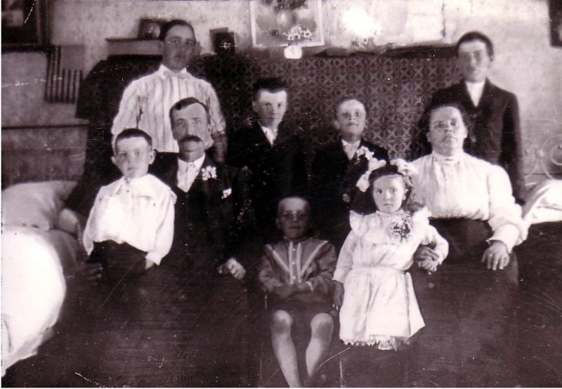 Hopkins Family, 1909